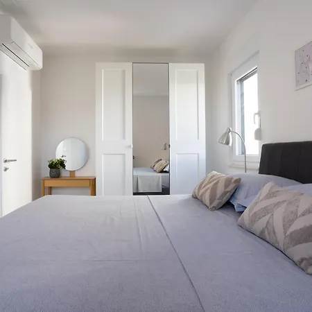 La Petite 트로기르