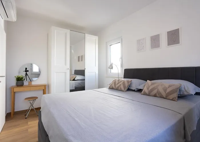 La Petite * 트로기르