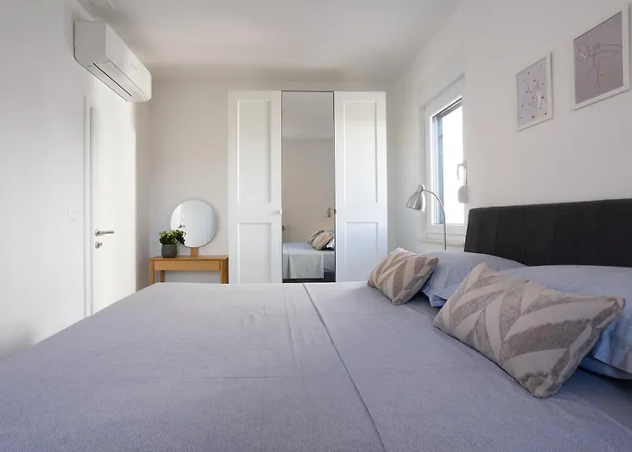 La Petite 트로기르